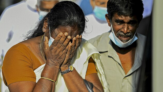 Angehörige der blutigen Oster-Anschläge auf Kirchen in Sri Lanka im Jahr 2019 (Bild: APA/AFP/Ishara S. KODIKARA)