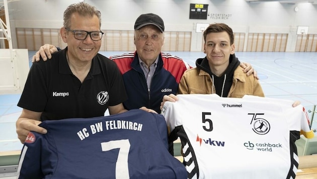 Die Handball-Familie Kornexl: Thomas, Hans und Christoph (v. li.). (Bild: Maurice Shourot)
