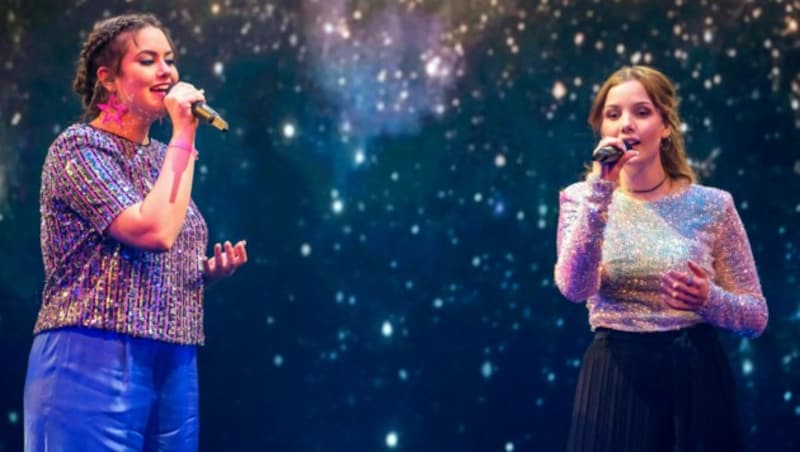 Teodora Spiric und Laura Kozul sangen „When You Believe“ von Mariah Carey & Whitney Houston. (Bild: ORF)