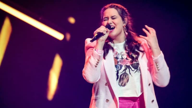 Teodora Spiric sang „Your Song“ von Rita Ora. (Bild: ORF)