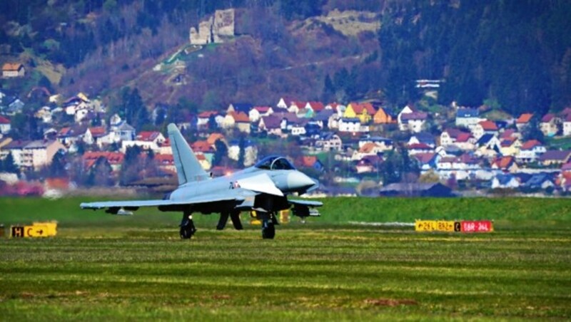 Bis zu 30.000 Flugbewegungen jährlich zählt man am Fliegerhorst Zeltweg. (Bild: Sepp Pail)