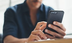 27 bis 35 Euro Servicepauschale hoben heimische Provider zuletzt jährlich von den Kunden ein. ...