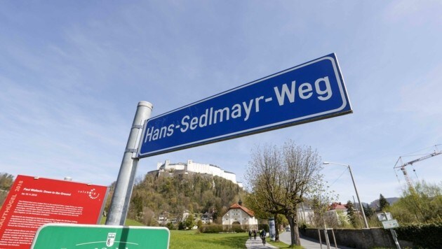Der umstrittene Kunsthistoriker Hans Sedlmayr ist im Salzburger Nonntal an prominenter Stelle Namensgeber. (Bild: Tschepp Markus)