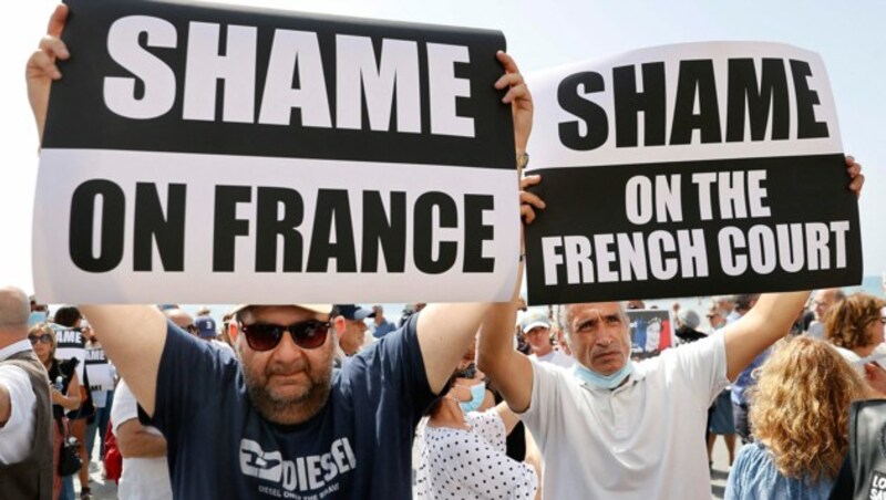 Protest vor der französischen Botschaft in Tel Aviv (Bild: APA/AFP/JACK GUEZ)