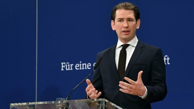 Kanzler Kurz will den Immunitätsnachweis möglichst schon mit den Öffnungen im Mai umsetzen. (Bild: APA/HELMUT FOHRINGER)