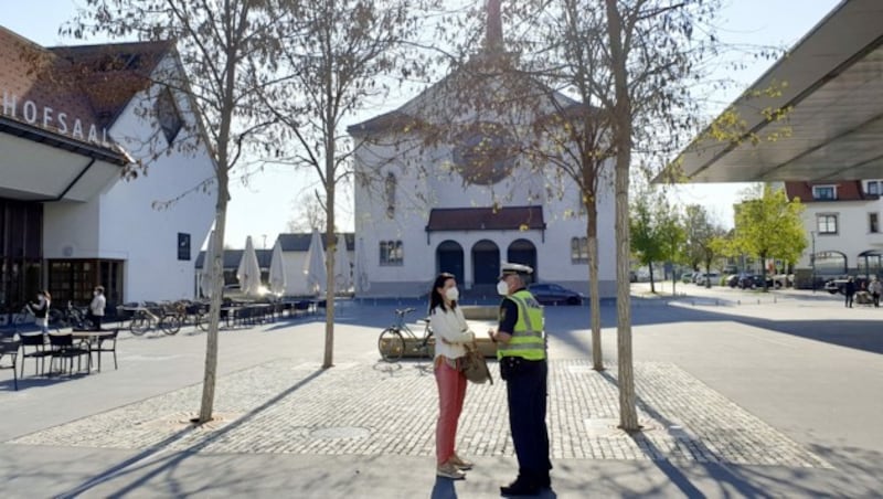 Eine Situation am „Blauen Platz“ in Lustenau. (Bild: APA/JOCHEN HOFER)