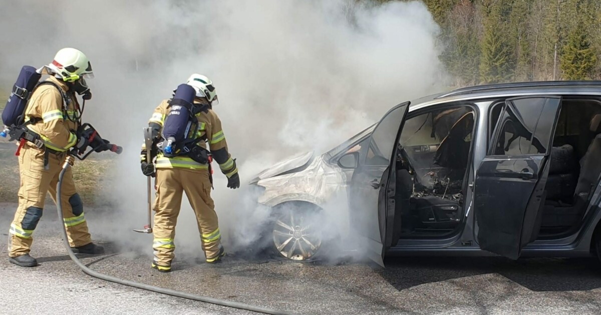 Technischer Defekt - Tirol: Auto Ging Während Der Fahrt In Flammen Auf ...