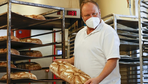 Siegfried Köstenberger leistet als Bäcker Schwerarbeit (Bild: Tschepp Markus)