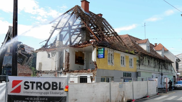 Das Biedermeierhaus in der Schörgelgasse 6 wird jetzt abgerissen. (Bild: Christian Jauschowetz)