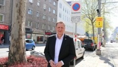 Bezirkschef Thomas Steinhart (SPÖ) will das Parkpickerl in ganz Simmering. (Bild: Ramona Miletic)