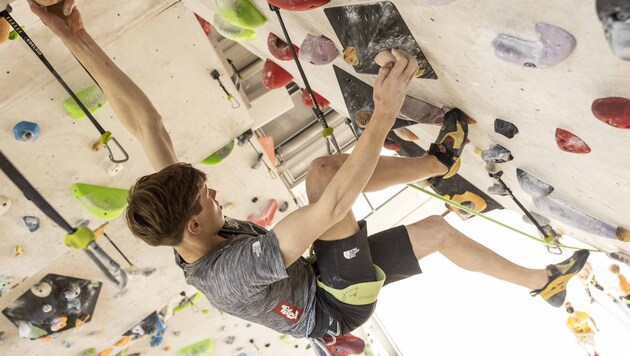 Siebenmal die Woche trainiert der 17-jährige Andreas Hofherr für seinen Traum – häufig in der K1 Kletterhalle in Dornbirn. (Bild: Maurice Shourot)
