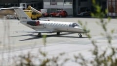 Dringend nötige Geschäftsreisen oder doch eher ab in den Urlaub? Greenpeace hat jetzt die vielen Flüge der Privatjets unter die Lupe genommen. (Bild: Tschepp Markus)