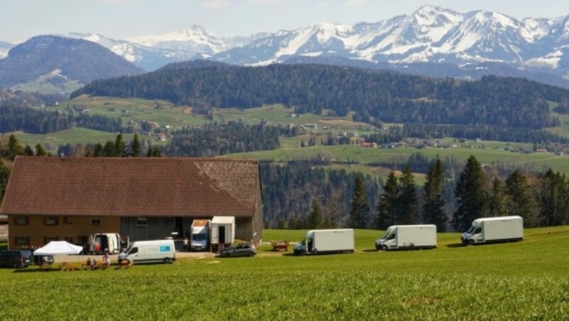 Der 59-jährige Landwirt Otto Nöckl aus Doren freut sich auf die Ausstrahlung der neuen Teile der Krimi-Reihe von „Die Toten vom Bodensee“, in denen sein Hochstadl als Kulisse zu sehen sein wird. (Bild: TIm Reiter)