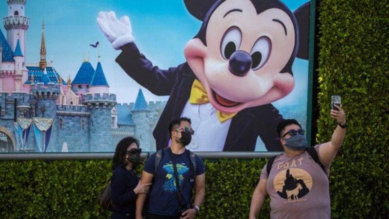 Nach 13 Monaten Covid-Pause ist Disneyland wieder geöffnet. (Bild: APA/David McNew/Getty Images/AFP)