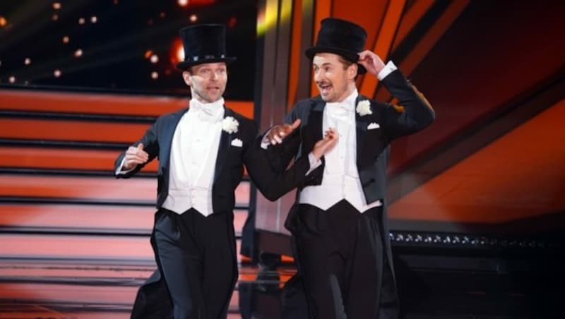 Nicolas Puschmann (r.) und Vadim Garbuzov tanzen Quickstep. (Bild: TVNOW / Stefan Gregorowius)