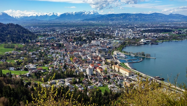 Mehr als ein Drittel der Vorarlberger Bevölkerung lebt in den vier größten Gemeinden des Landes, das sind Dornbirn, Feldkirch, Bregenz und Lustenau. (Bild: ©JM Soedher - stock.adobe.com)