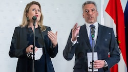 Frauenministerin Susanne Raab und Innenminister Karl Nehammer (beide ÖVP) (Bild: APA, Krone KREATIV)
