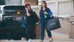 Sharon Osbourne beim Shoppen mit Tochter Aimee (Bild: www.PPS.at)