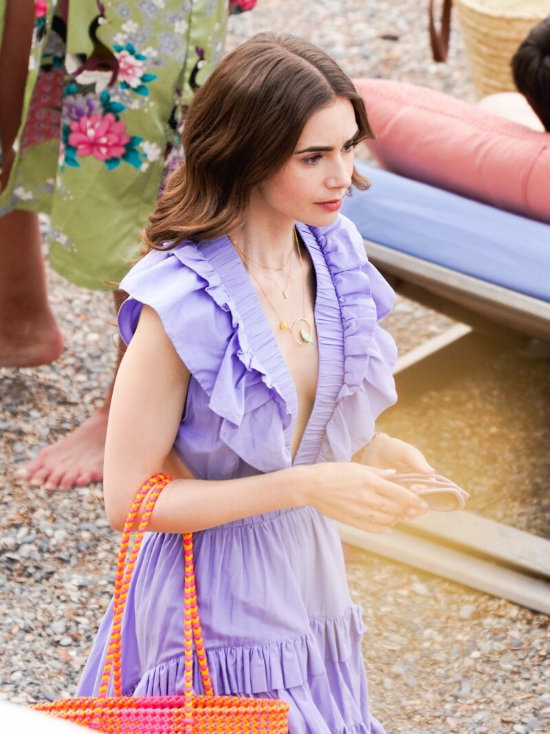 Lily Collins bei den Dreharbeiten in Südfrankreich (Bild: www.PPS.at)