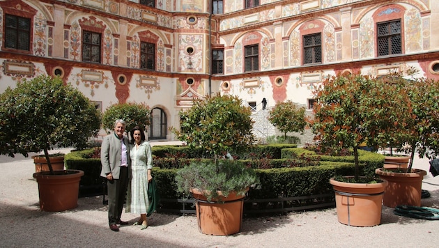 Ulrich und Ehefrau Katrin Goëss-Enzenberg im Renaissance-Garten des Schlosses Tratzberg. (Bild: HMC Hammann)