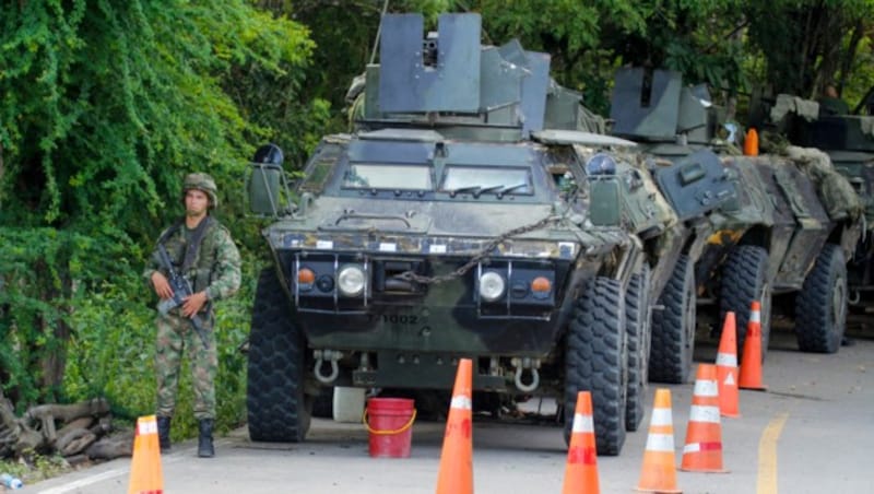 In der Provinz Santander, nördlich der Hauptstadt Bogota, fuhr das Militär mit Panzern auf. (Bild: APA/AFP/Schneyder MENDOZA)