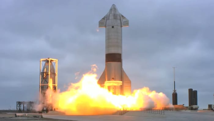 Nach vier Crashs bei früheren Tests landete die SpaceX-Rakete Starship am 6. Mai 2021 erstmals ...