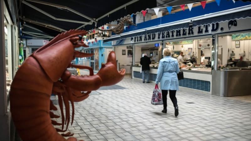 Verzwickte Lage: Fischmarkt auf der Insel Jersey (Bild: APA/AFP/OLI SCARFF)