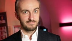 Das ZDF lässt sich die Dienste von Late-Night-Satiriker Jan Böhmermann wohl einiges kosten. (Bild: APA/dpa/Christophe Gateau)