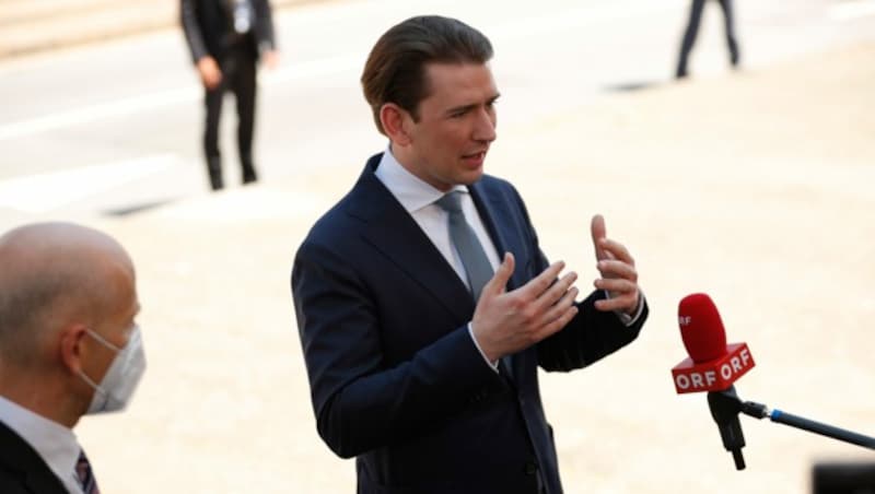 Bundeskanzler Kurz beim ersten physischen Treffen der EU-Staats- und Regierungchefs in diesem Jahr. (Bild: AP)