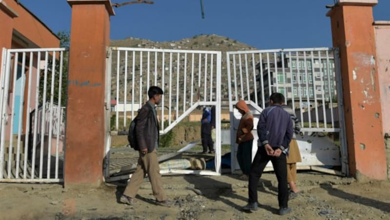 Der Bombenanschlag ereignete sich vor dieser Mädchenschule im Osten der afghanischen Hauptstadt Kabul. (Bild: AFP)