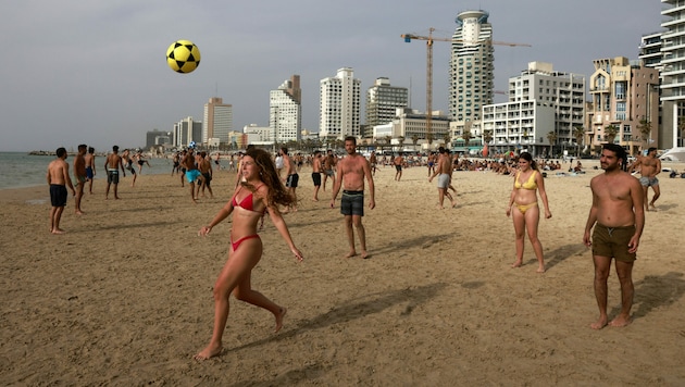 Israel ist zwar nicht Corona-frei, mittlerweile gibt es aber nur noch weniger als 1000 aktive Fälle im Land. (Bild: AFP)