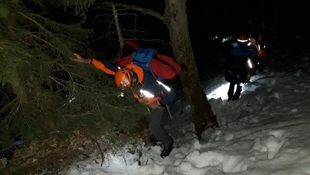 Die beiden Studierenden konnten mit Unterstützung der Bergrettung ins Tal absteigen. (Bild: Bergrettung, Reindl /Haas)