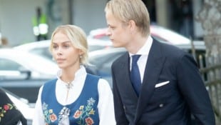 Juliane Snekkestad und Marius Borg Høiby bei der Firmung von Prinz Sverre Magnus im September 2020. Jetzt erhebt die Ex-Freundin von Mette-Marits Sohn schwere Vorwürfe. (Bild: www.viennareport.at)