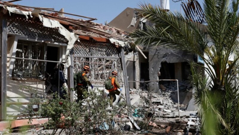 In diesem Haus in Ashkelon wurden zwei Frauen durch eine Rakete aus dem Gazastreifen getötet. (Bild: AFP)