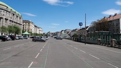 Die trostlose Betonwüste verwandelt sich im Sommer in eine Hitzeinsel. (Bild: Zwefo)