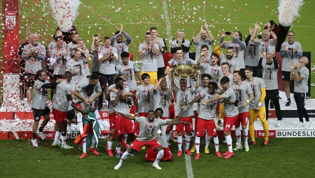 So wie schon die letzten Jahre darf RB Salzburg auch heuer wieder den Meistertitel in der Bundesliga feiern. (Bild: Tröster Andreas)