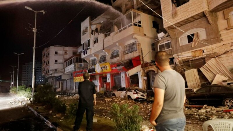 Von Raketen getroffene Gebäude in Gaza-City (Bild: Associated Press)