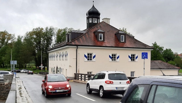 Schärding'deki sınır kapısı (arşiv fotoğrafı) (Bild: APA/ULRIKE INNTHALER)