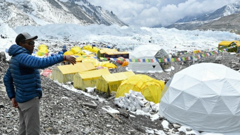 Sherpa Kami Rita Sherpa im Base Camp (Bild: Prakash MATHEMA / AFP)