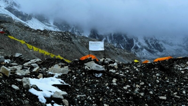 Im Everest Basis Camp sind derzeit aufgrund der Corona-Krise nur autorisierte Bergsteiger zugelassen. (Bild: PRAKASH MATHEMA / AFP)