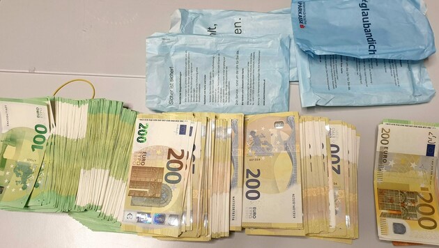 90.900 Euro des mitgeführten Bargelds wurden an Ort und Stelle gepfändet. (Bild: BMF)