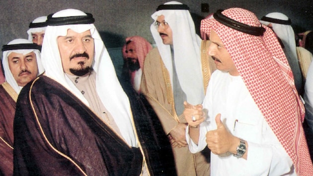 Bakr bin Laden (r.) im Jahr 2000 (Bild: AFP)