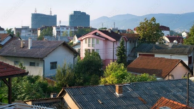 Razzien in Banja Luka aufgrund eines Sprengstoff-Deals mit einer IS-Zelle in Österreich. (Bild: stock.adobe.com)