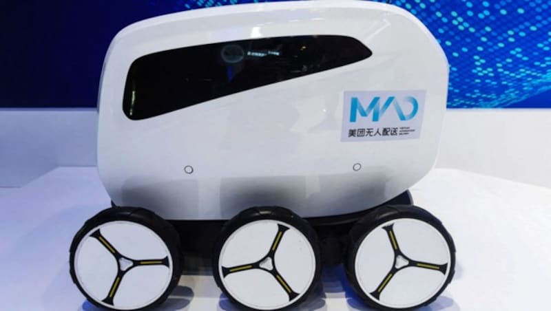 Der chinesische Technologiekonzern Meituan will Mahlzeiten mit Robo-Fahrzeugen ausliefern. (Bild: APA/AFP/STR)