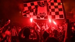 Fans of Besiktas Istanbul (symbolic image) (Bild: APA/AFP/Ozan KOSE)