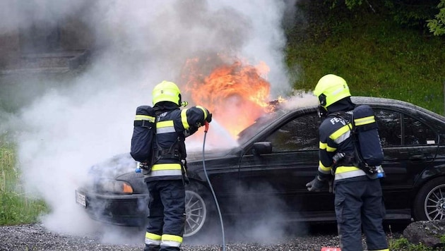 Das Auto ging in Flammen auf. (Bild: Hermann Sobe)