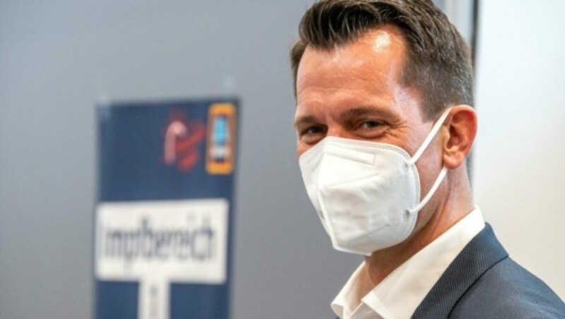 Gesundheitsminister Wolfgang Mückstein (Grüne) wird in Zukunft nicht mehr auf den Impfstoff von AstraZeneca setzen. (Bild: APA/FOTOKERSCHI.AT / WERNER KERSCHBAUMMAYR)