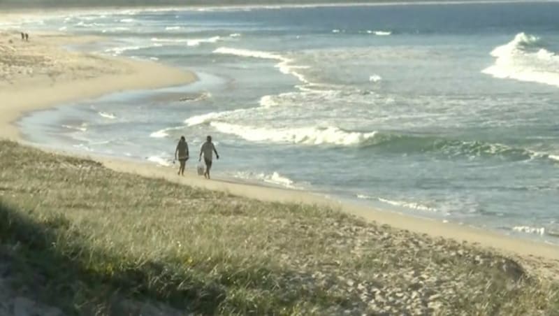 Der Tuncurry Beach wurde nach der Tragödie gesperrt. (Bild: Australian Broadcasting Corporation)