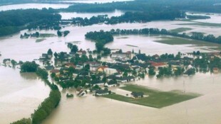 Nach dem verheerenden Hochwasser in Mitteleuropa wurde der europäische Solidaritätsfonds ins Leben gerufen. (Archivbild aus dem Jahr 2002) (Bild: APA/rubra)