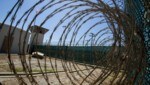 Eines der umstrittensten Gefängnisse weltweit: Guantanamo (Bild: Associated Press)